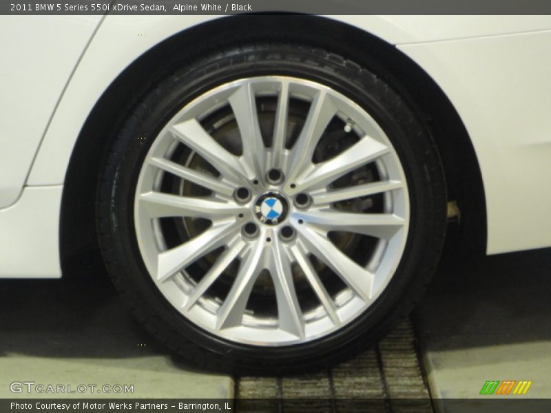 Alpine White / Black 2011 BMW 5 Series 550i xDrive Sedan