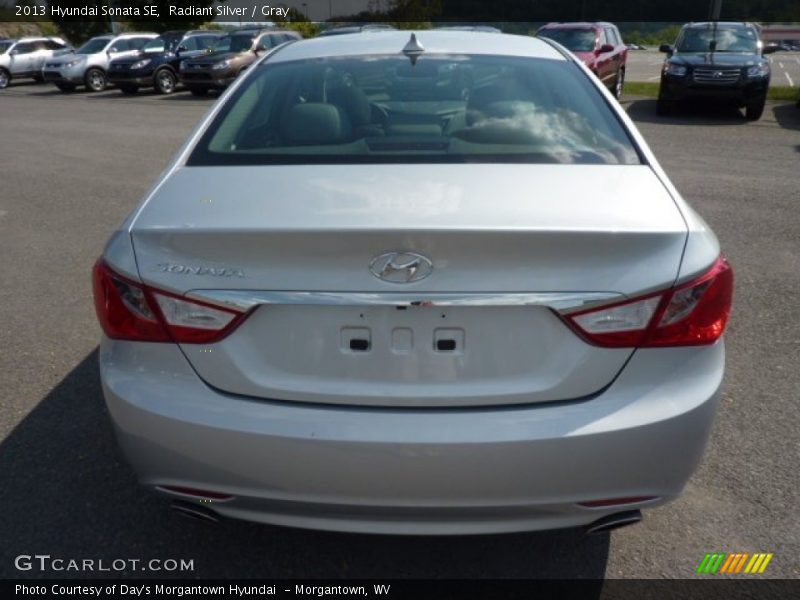Radiant Silver / Gray 2013 Hyundai Sonata SE
