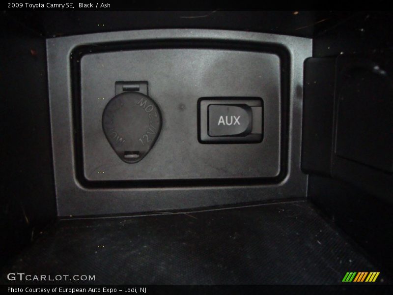 Black / Ash 2009 Toyota Camry SE