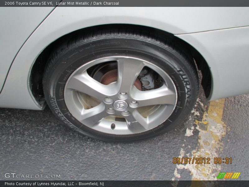 Lunar Mist Metallic / Dark Charcoal 2006 Toyota Camry SE V6