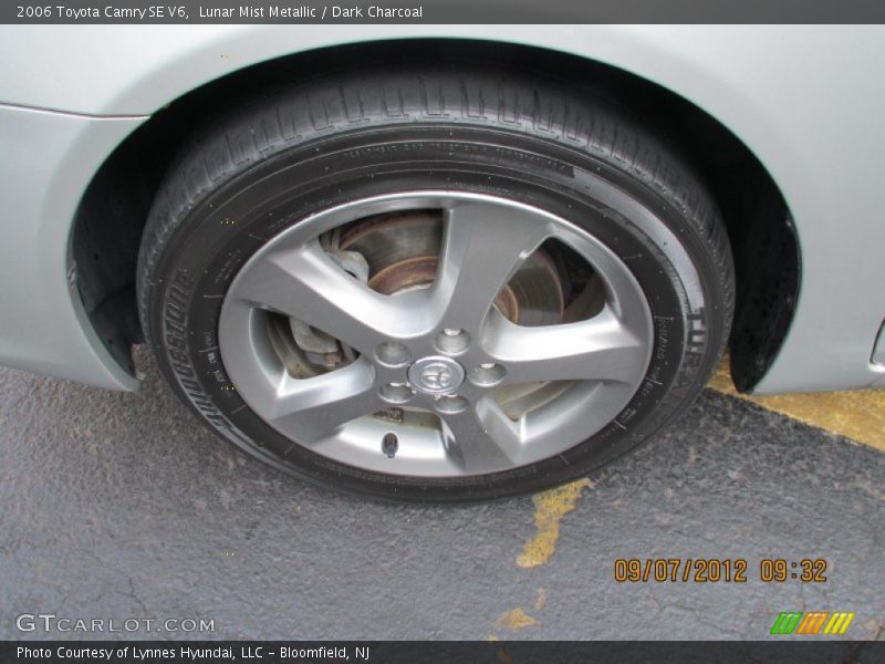 Lunar Mist Metallic / Dark Charcoal 2006 Toyota Camry SE V6