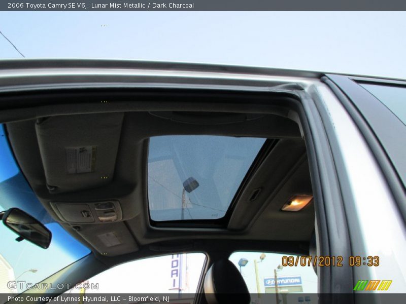 Lunar Mist Metallic / Dark Charcoal 2006 Toyota Camry SE V6