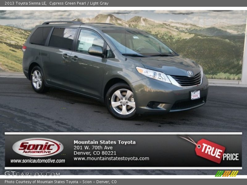 Cypress Green Pearl / Light Gray 2013 Toyota Sienna LE