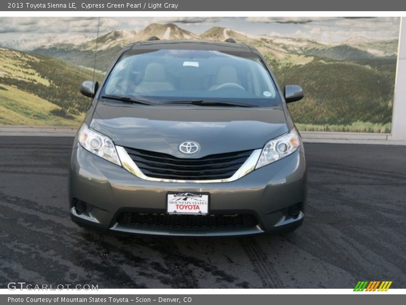 Cypress Green Pearl / Light Gray 2013 Toyota Sienna LE