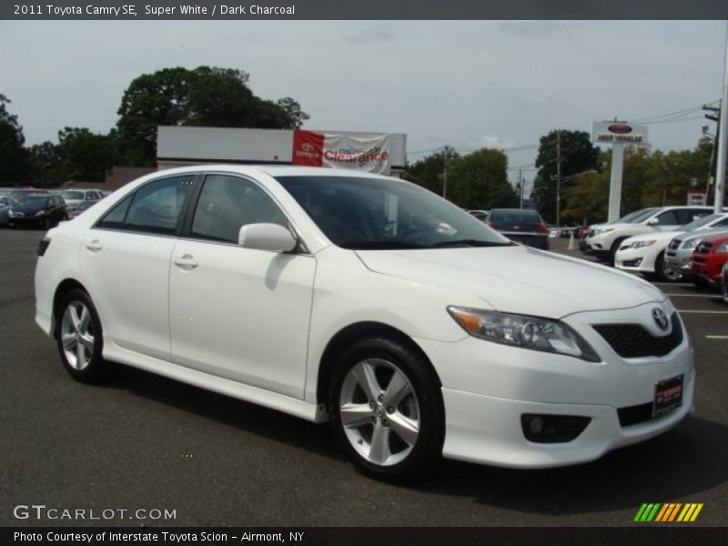 Super White / Dark Charcoal 2011 Toyota Camry SE