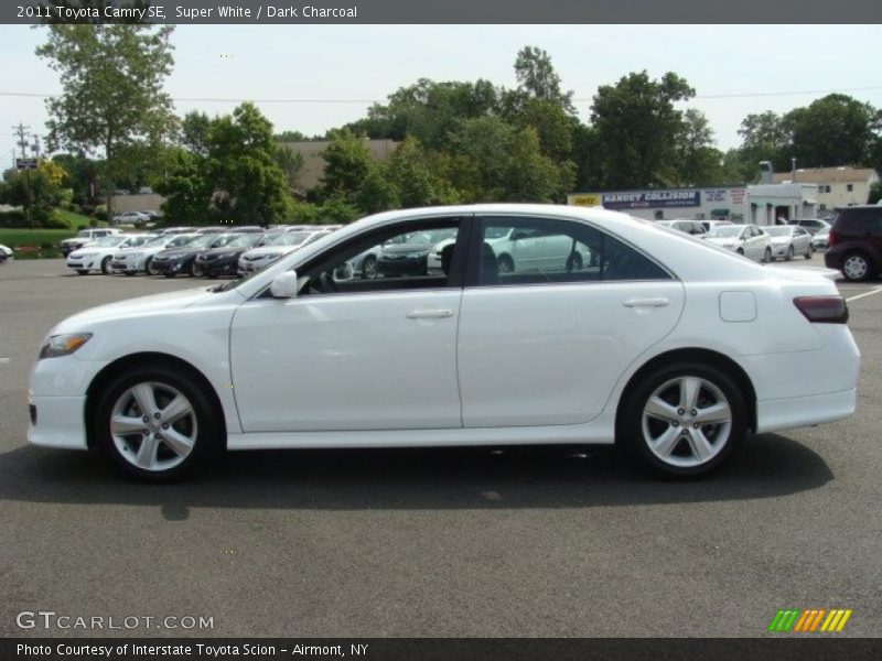 Super White / Dark Charcoal 2011 Toyota Camry SE