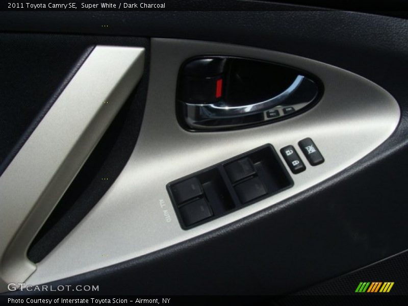 Super White / Dark Charcoal 2011 Toyota Camry SE