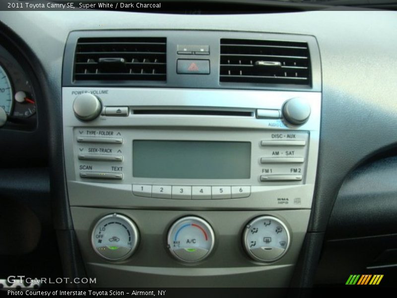 Super White / Dark Charcoal 2011 Toyota Camry SE