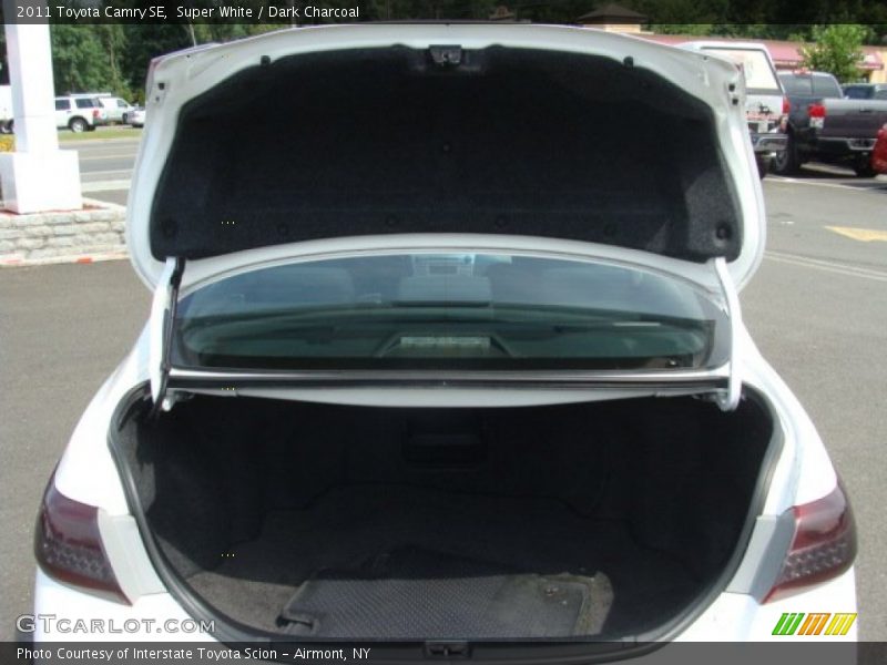 Super White / Dark Charcoal 2011 Toyota Camry SE