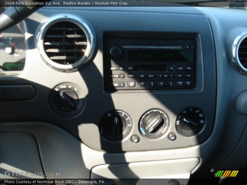 Redfire Metallic / Medium Flint Gray 2004 Ford Expedition XLS 4x4