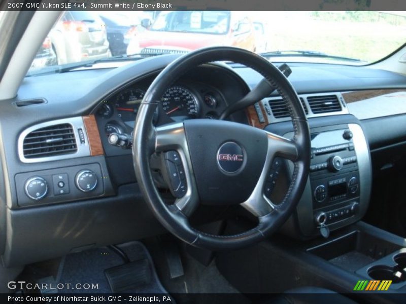 Summit White / Ebony Black 2007 GMC Yukon SLE 4x4