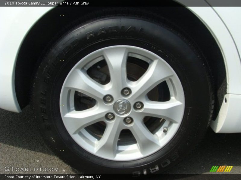 Super White / Ash Gray 2010 Toyota Camry LE