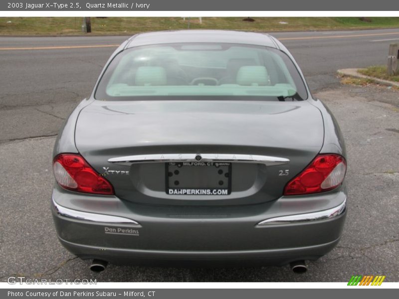 Quartz Metallic / Ivory 2003 Jaguar X-Type 2.5