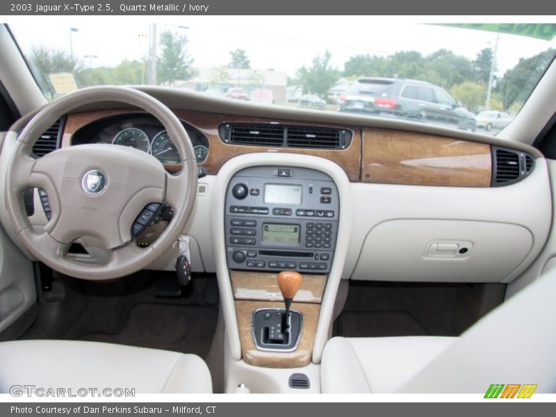 Quartz Metallic / Ivory 2003 Jaguar X-Type 2.5