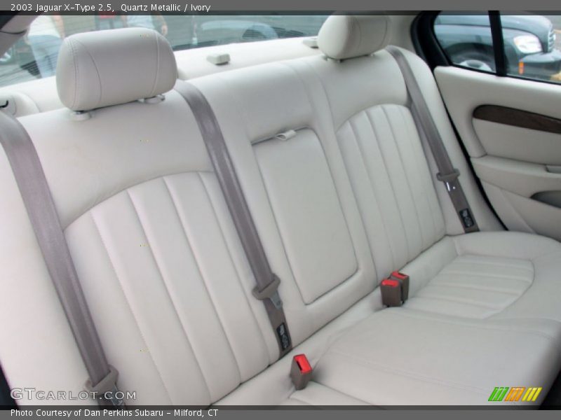 Quartz Metallic / Ivory 2003 Jaguar X-Type 2.5