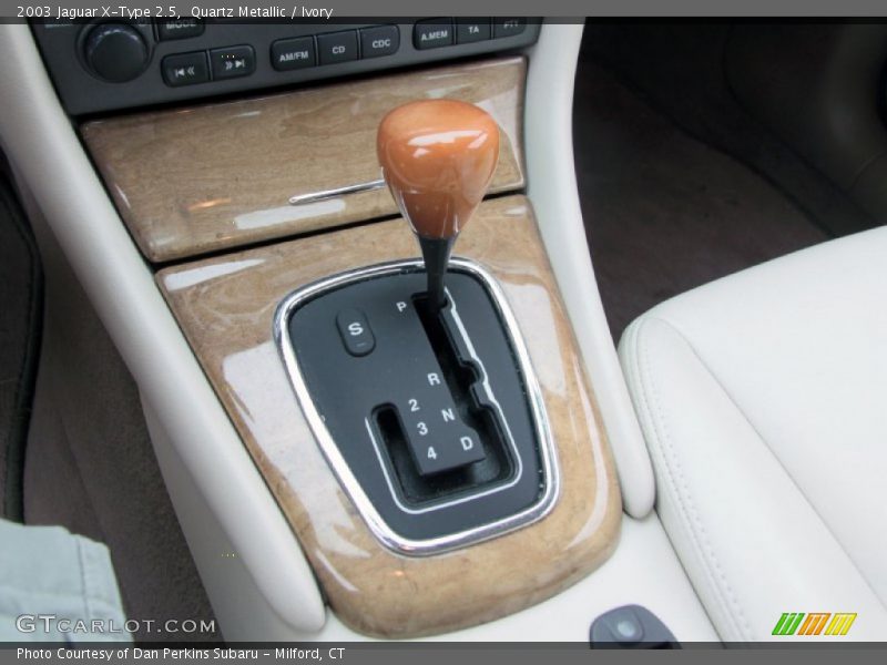 Quartz Metallic / Ivory 2003 Jaguar X-Type 2.5