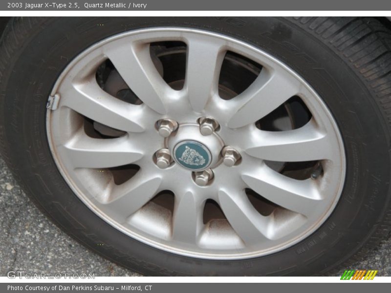 Quartz Metallic / Ivory 2003 Jaguar X-Type 2.5