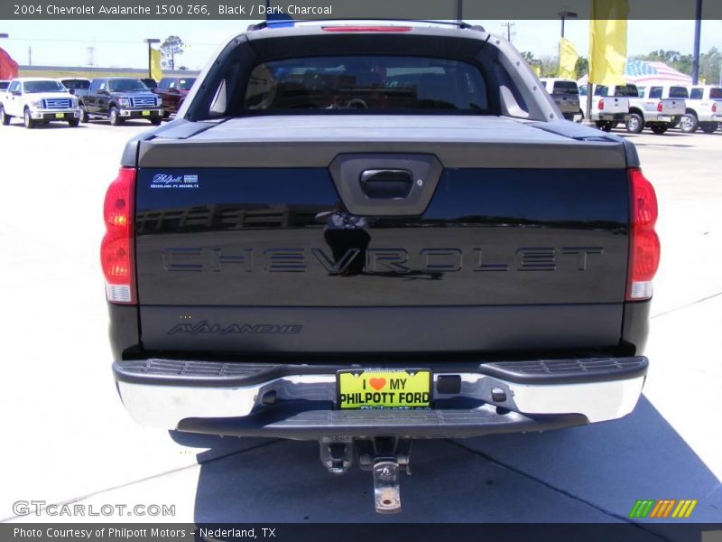 Black / Dark Charcoal 2004 Chevrolet Avalanche 1500 Z66
