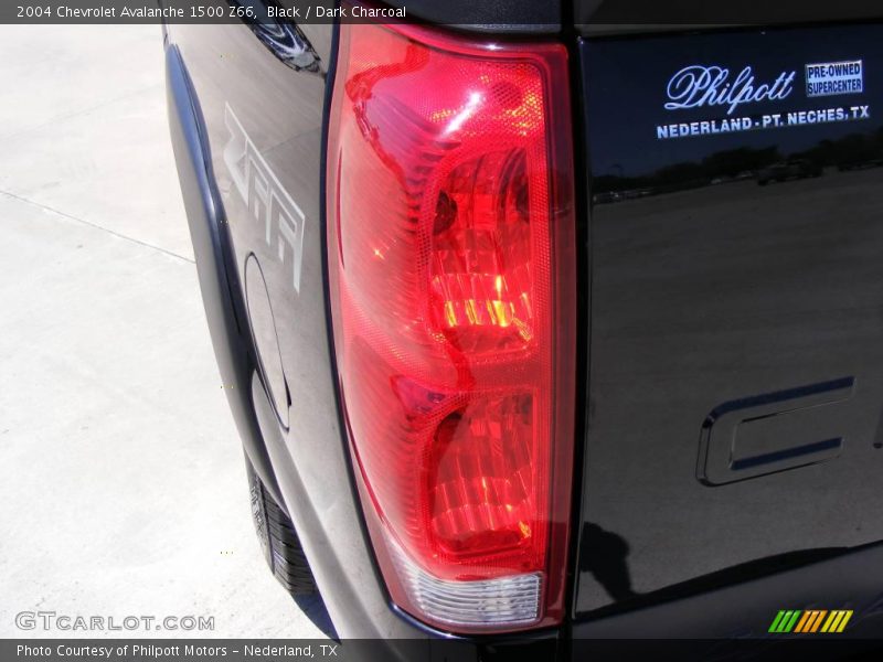Black / Dark Charcoal 2004 Chevrolet Avalanche 1500 Z66