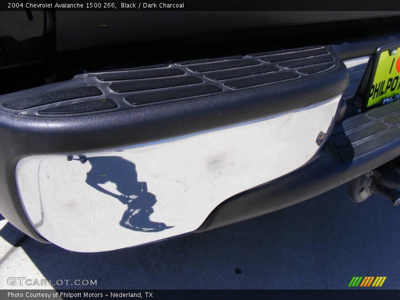 Black / Dark Charcoal 2004 Chevrolet Avalanche 1500 Z66