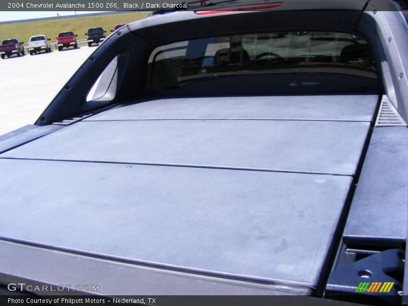 Black / Dark Charcoal 2004 Chevrolet Avalanche 1500 Z66
