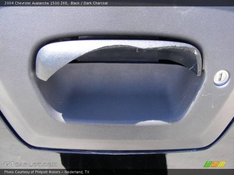 Black / Dark Charcoal 2004 Chevrolet Avalanche 1500 Z66