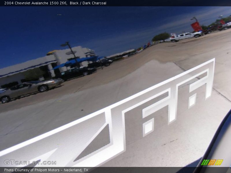 Black / Dark Charcoal 2004 Chevrolet Avalanche 1500 Z66