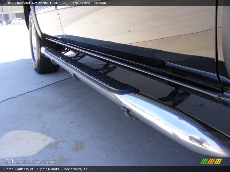 Black / Dark Charcoal 2004 Chevrolet Avalanche 1500 Z66