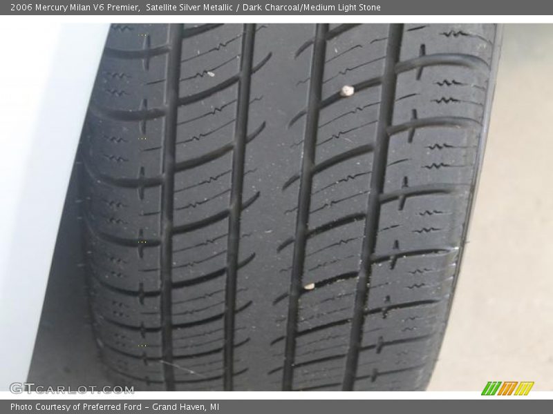 Satellite Silver Metallic / Dark Charcoal/Medium Light Stone 2006 Mercury Milan V6 Premier