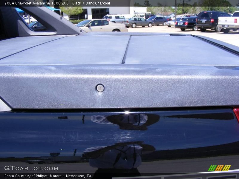 Black / Dark Charcoal 2004 Chevrolet Avalanche 1500 Z66