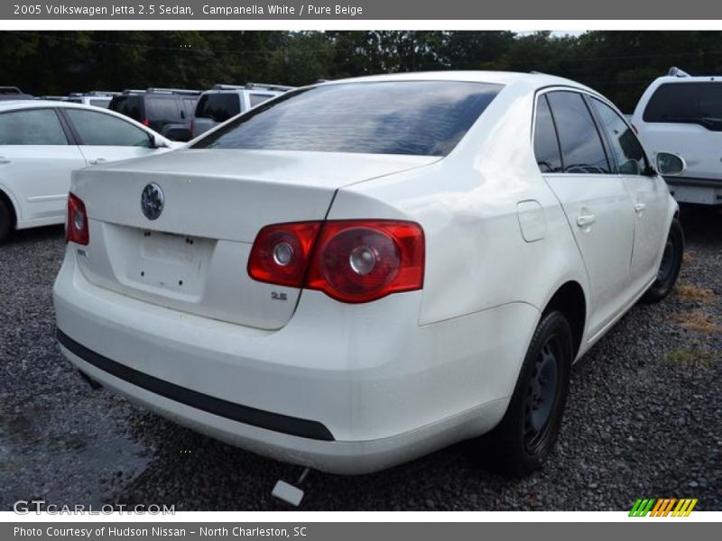 Campanella White / Pure Beige 2005 Volkswagen Jetta 2.5 Sedan