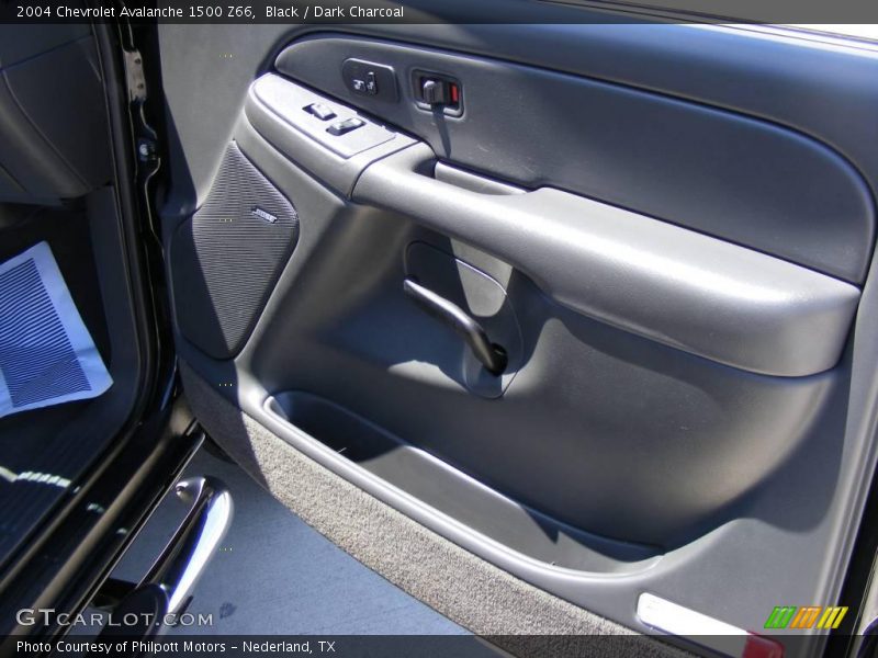 Black / Dark Charcoal 2004 Chevrolet Avalanche 1500 Z66