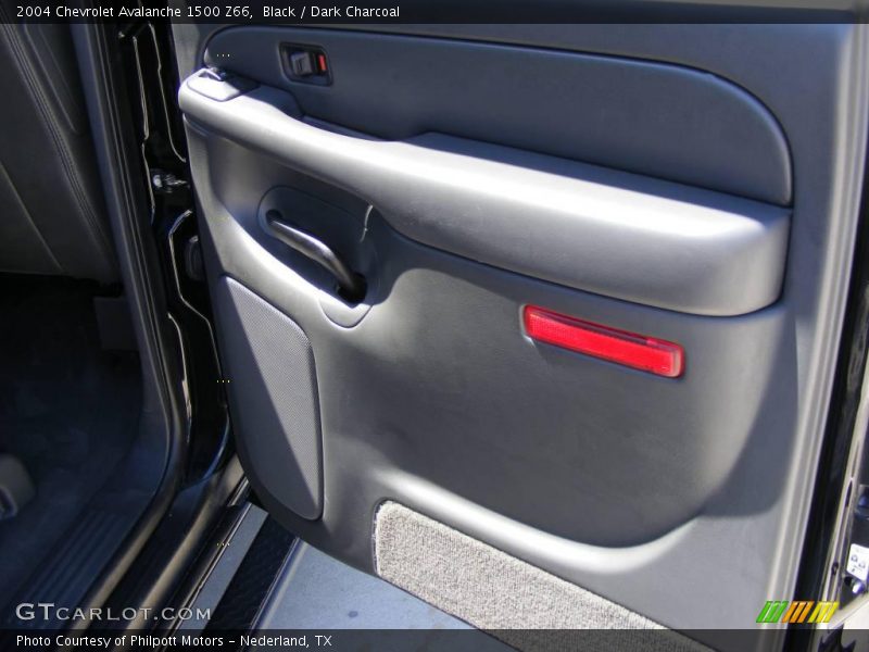 Black / Dark Charcoal 2004 Chevrolet Avalanche 1500 Z66