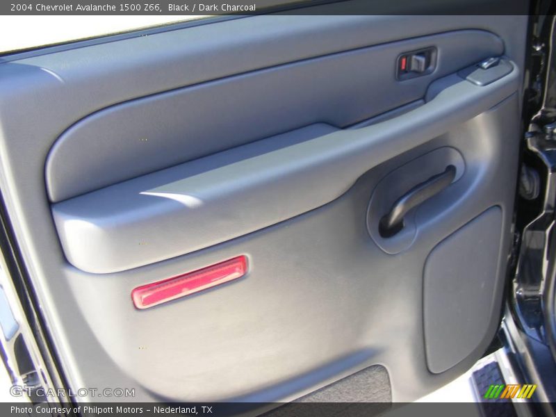 Black / Dark Charcoal 2004 Chevrolet Avalanche 1500 Z66