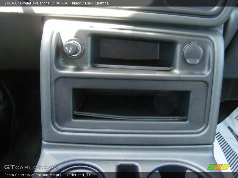 Black / Dark Charcoal 2004 Chevrolet Avalanche 1500 Z66