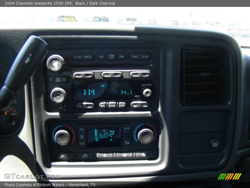 Black / Dark Charcoal 2004 Chevrolet Avalanche 1500 Z66