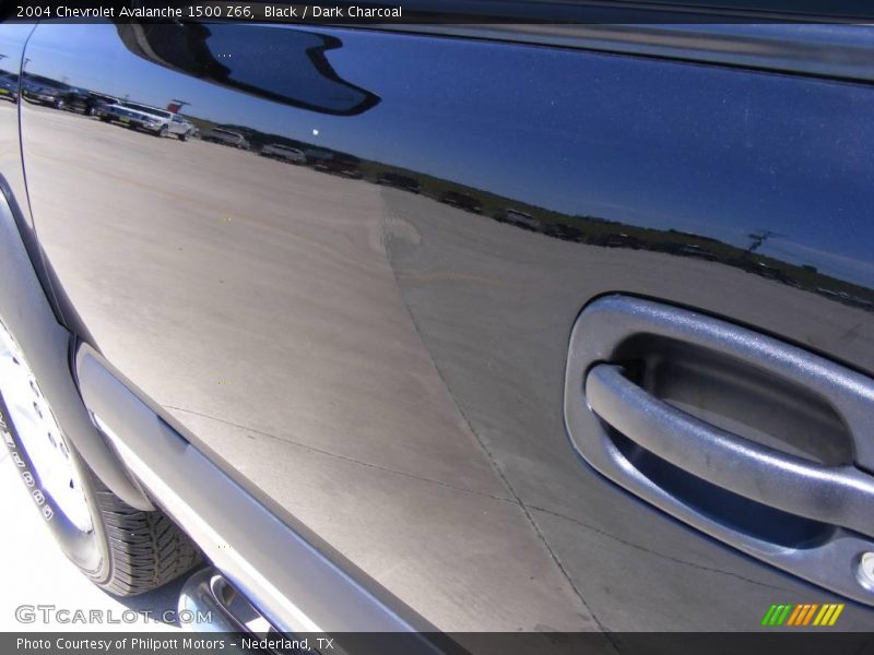Black / Dark Charcoal 2004 Chevrolet Avalanche 1500 Z66