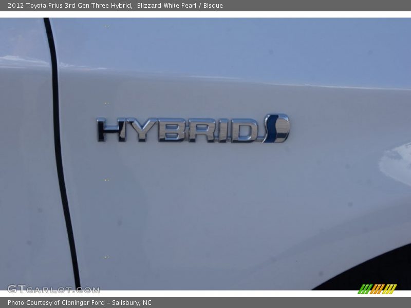 Blizzard White Pearl / Bisque 2012 Toyota Prius 3rd Gen Three Hybrid