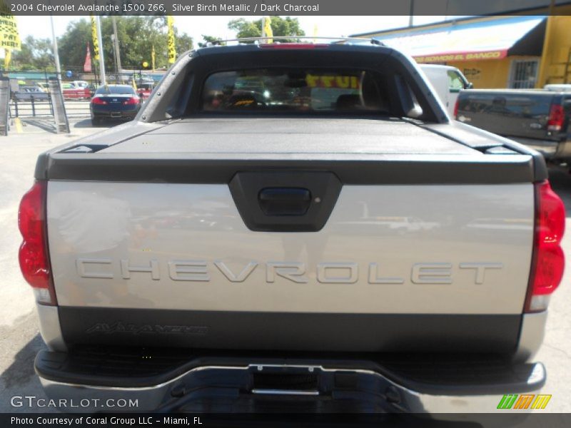 Silver Birch Metallic / Dark Charcoal 2004 Chevrolet Avalanche 1500 Z66