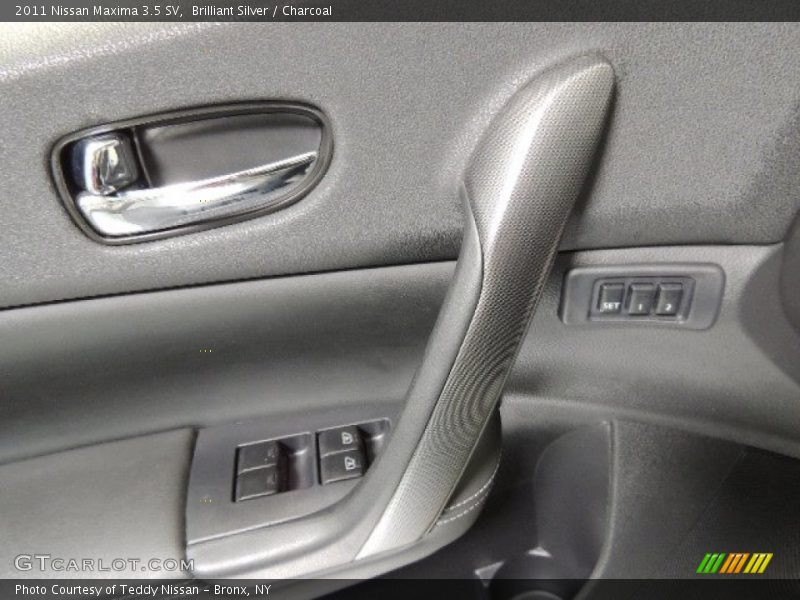 Brilliant Silver / Charcoal 2011 Nissan Maxima 3.5 SV