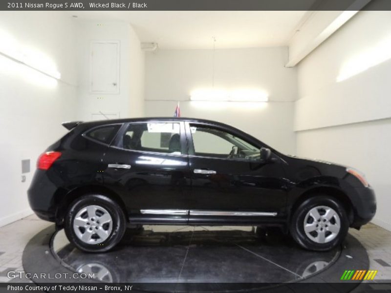 Wicked Black / Black 2011 Nissan Rogue S AWD