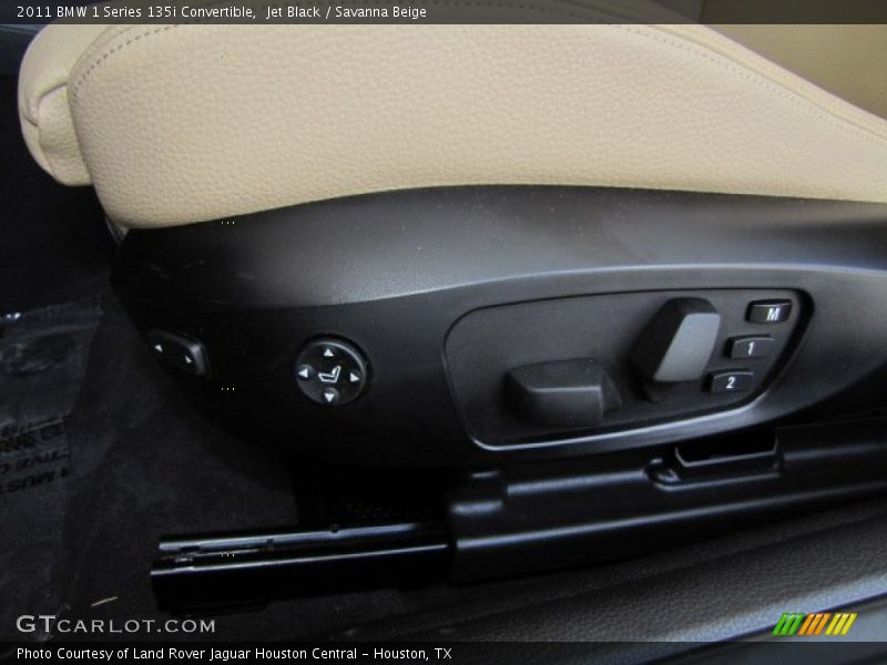 Controls of 2011 1 Series 135i Convertible