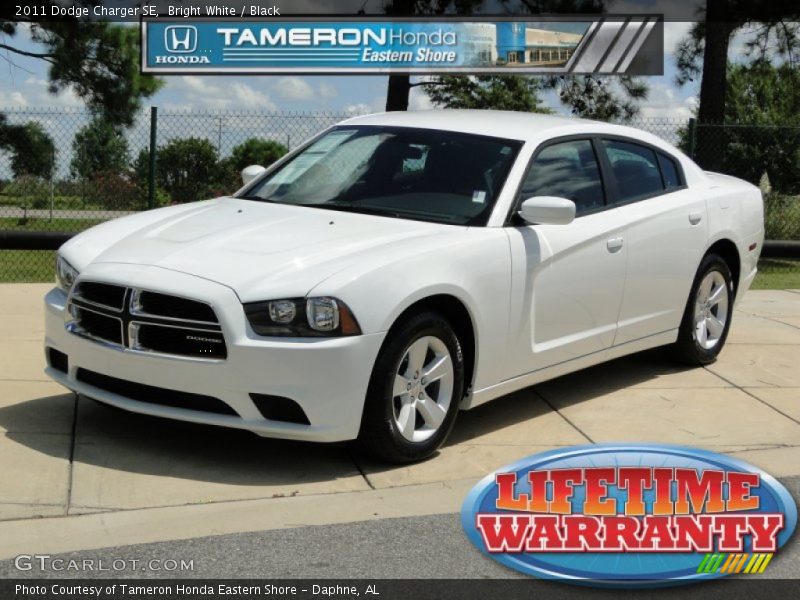 Bright White / Black 2011 Dodge Charger SE