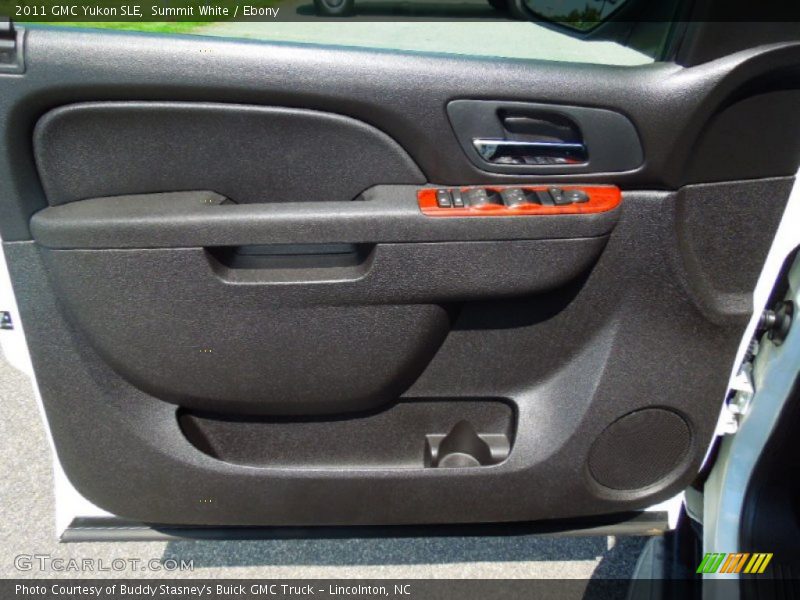 Summit White / Ebony 2011 GMC Yukon SLE