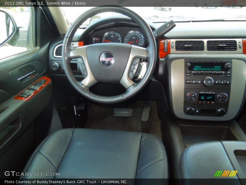 Summit White / Ebony 2011 GMC Yukon SLE