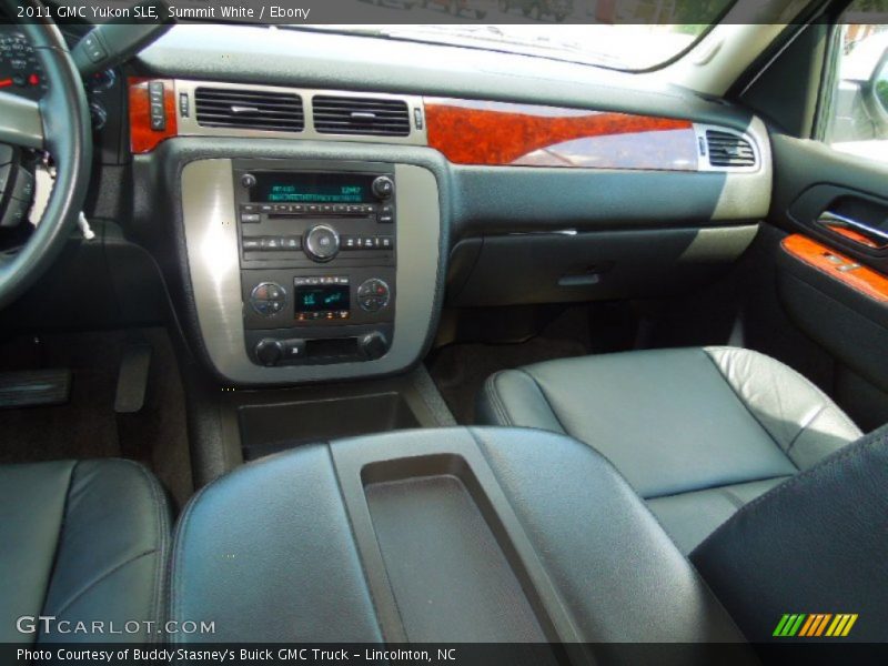 Summit White / Ebony 2011 GMC Yukon SLE