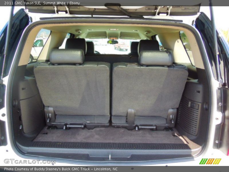Summit White / Ebony 2011 GMC Yukon SLE