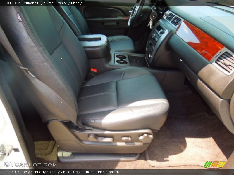 Summit White / Ebony 2011 GMC Yukon SLE
