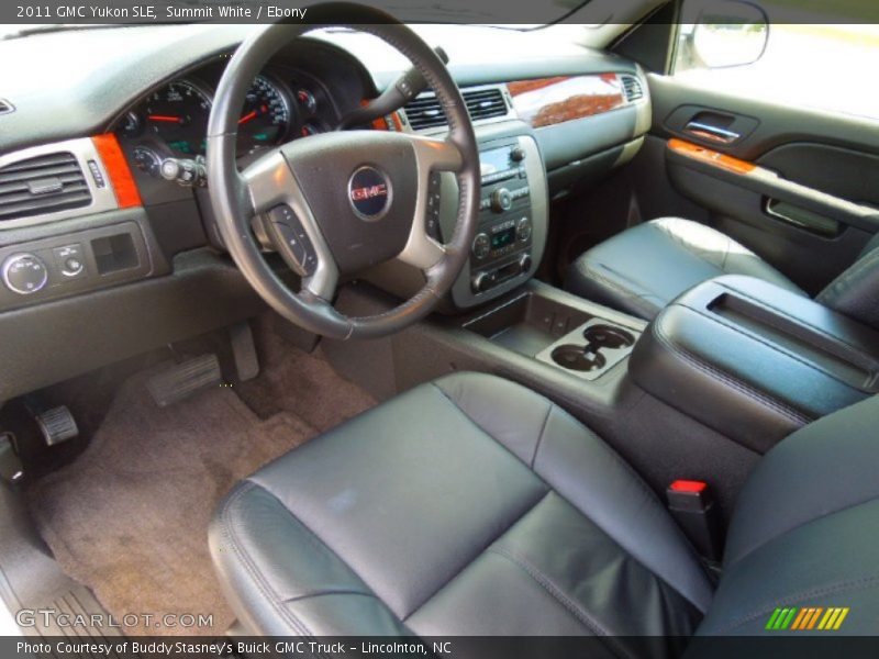 Summit White / Ebony 2011 GMC Yukon SLE