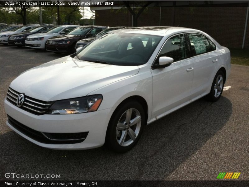 Candy White / Titan Black 2012 Volkswagen Passat 2.5L SE